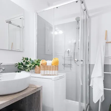 Lägenhet Easylife - - Lecco 11 P1 - Porta Venezia *