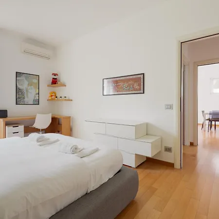 Washington District Cozy With Balcony شقة