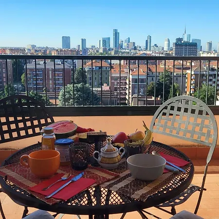 Bed & Breakfast - Doppia Con Bagno Privato In Stupendo Attico Con Vista Mozzafiato Milaan