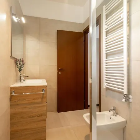 Rucellai With Shared Pool By Halldis Apartmán Milán