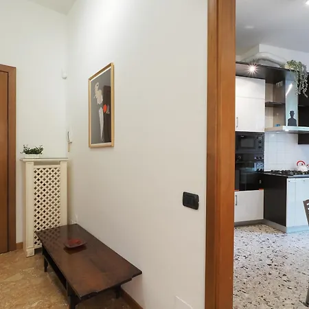 Apartment Primopiano - Palmaria B Milan
