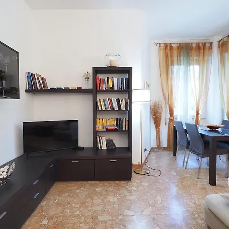 Apartment Primopiano - Palmaria B Milan