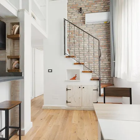 Su 2 Livelli- Universita Iulm * Милан