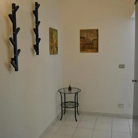 Portello Flat With Balcony