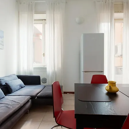 Cosy With Balcony Apartment *