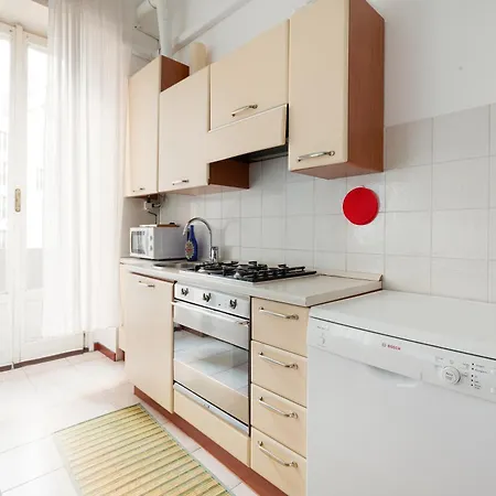 Cosy With Balcony Apartment *