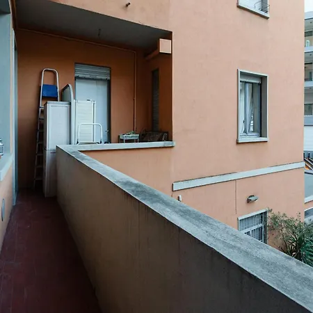 Cosy With Balcony Milan