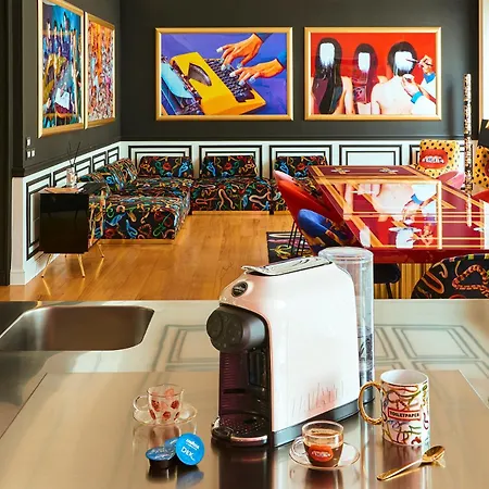 Toiletpaper Living דירה *