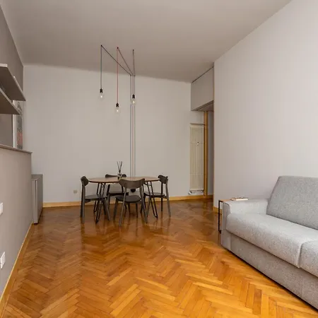 Vercelli Elegance Between Citylife And Duomo - Milan-cortina 2026 Olympics - Design Week 2026 *