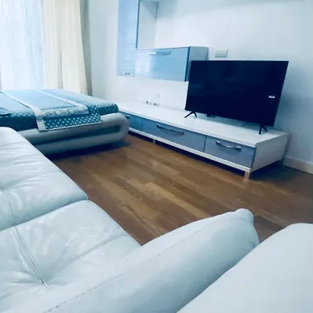 Pomaseiuno Appartement Milaan