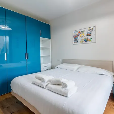 Homeby, Oasis Milán