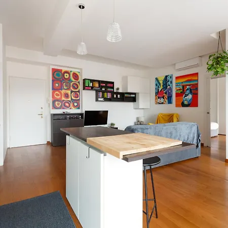 Bright Milan- Citta Studi With Balcony Apartment *
