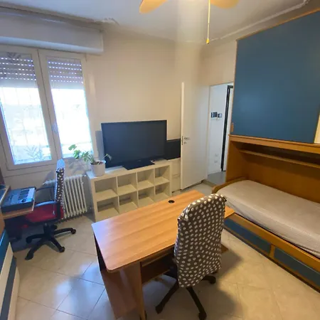 Renovated With Two Single Beds 公寓 米兰
