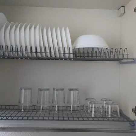 For 6 Peaple Close To The Red Metro Apartment