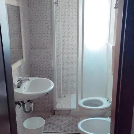 For 6 Peaple Close To The Red Metro Apartment