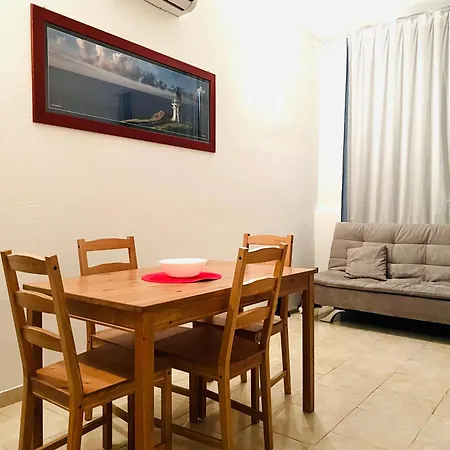 Apartment For 6 Peaple Close To The Red Metro