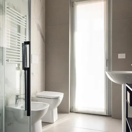 San Siro Fiera - Youhosty * Milano