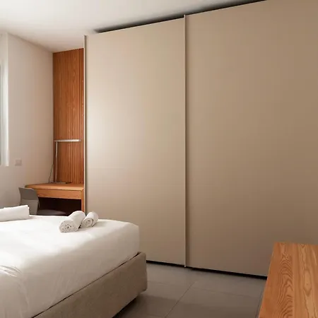 San Siro Fiera - Youhosty * Milano