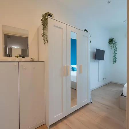 I Host - Rogoredo 49 * ミラノ