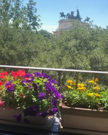 Appartement Arco Della Pace Milaan