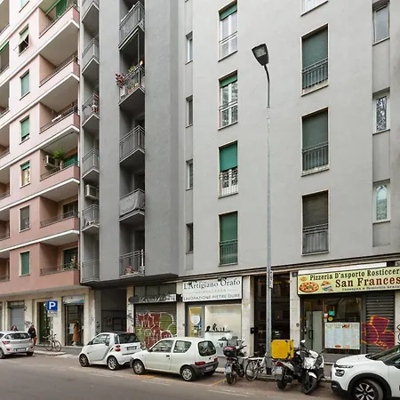 Guesthost - Viale Umbria Bright Apartman Milánó