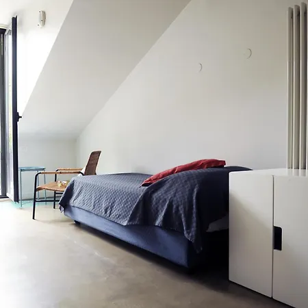 Sant Ambrogio With Private Terrace In Shared Flat