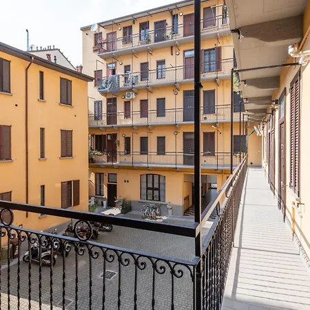 Pomponazzi, 4 Bilocale In Zona Bocconi Navigli Lägenhet *