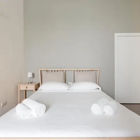 Guesthost - Corso Vercelli Cosy And Bright