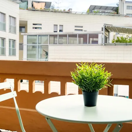 Guesthost - Giallo In Milano! * Milán