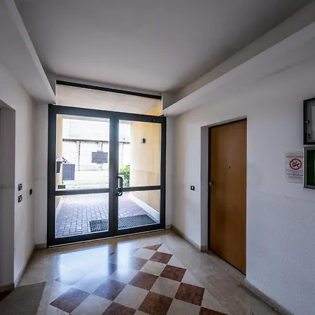 Cozy Rogoredo Next To The Metro And Train Station Milano