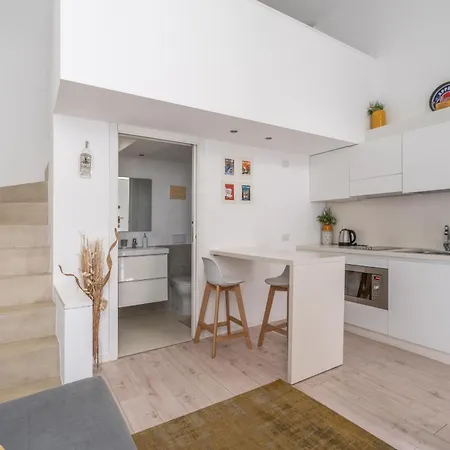 Cozy Loft In Navigli Milan