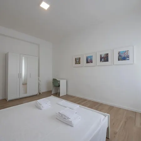 4 Pax - Via Brioschi, 94 * Milán