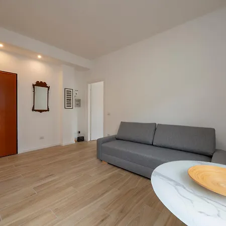 4 Pax - Via Brioschi, 94 Milán