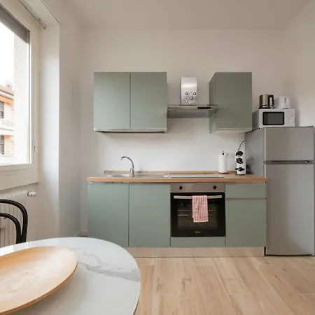 4 Pax - Via Brioschi, 94 Milán