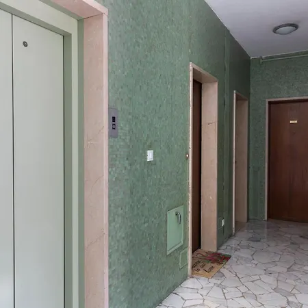 Coronelli - Flower District