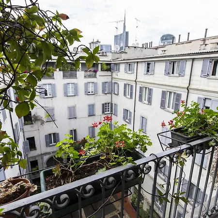 Castelfidardo 8 Milano