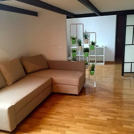 V12 Design Apartmán