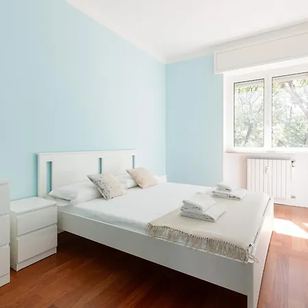 Lambrate Fs Spacious With Balcony * Милан