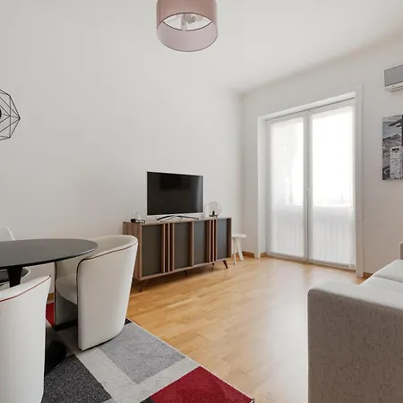 Guesthost - Domodossola M5 Modern Apartment