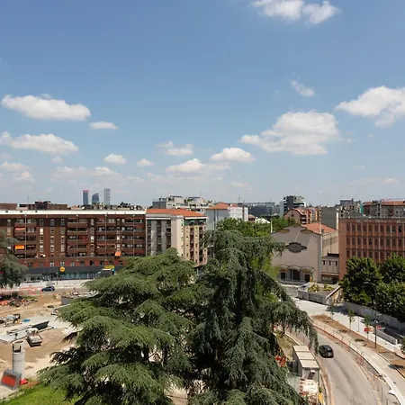 Guesthost - Roomy With Comfort! Metro M4 Linate Apartamento *