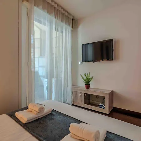 Apartamento Loft Elegante In Centro In Zona Signorile - Davanti Metro Milão