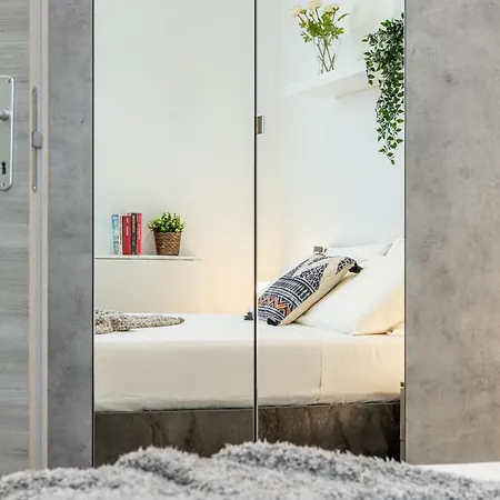 Santa Giulia - 15min Duomo-linate Apartment