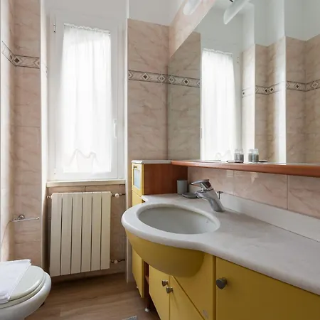 Guesthost - Corso Lodi Modern With Balcony *