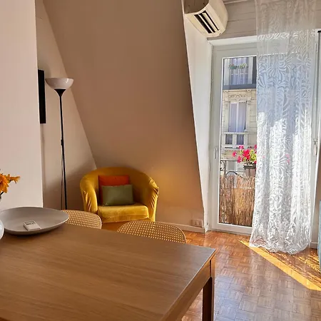 Easy Isola, For An Easy Appartement *