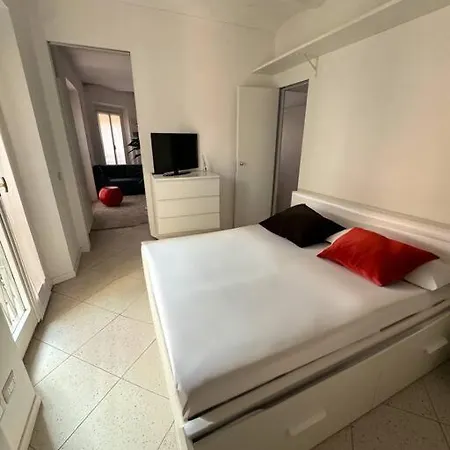 Grazioso In Moscova Apartament Mediolan