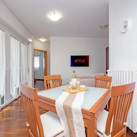 Arcimboldi Terrace - Parking Private Included, Free Wifi & Ac Apartman *