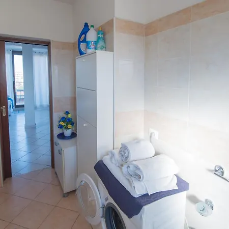 Apartament Deluxe Skyline Fantastic View Attic 6-7 Guests, One Bathroom, With Terrace And Pool Near To 2 Metro Lines And Well Connected To Airport And Train Stationand, Easy Parking Nearby