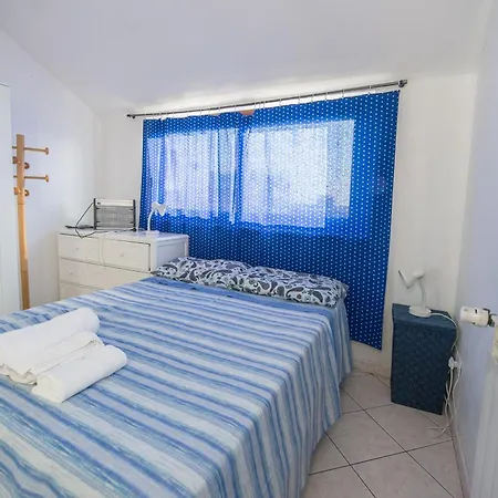 Apartament Deluxe Skyline Fantastic View Attic 6-7 Guests, One Bathroom, With Terrace And Pool Near To 2 Metro Lines And Well Connected To Airport And Train Stationand, Easy Parking Nearby
