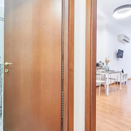 Easylife - - Settembrini 7 - * Milan