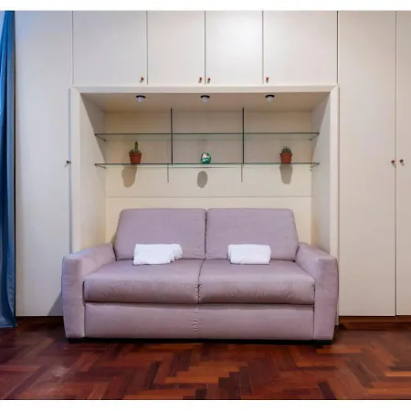 Moscova - Brera & Downtown Walking Milan